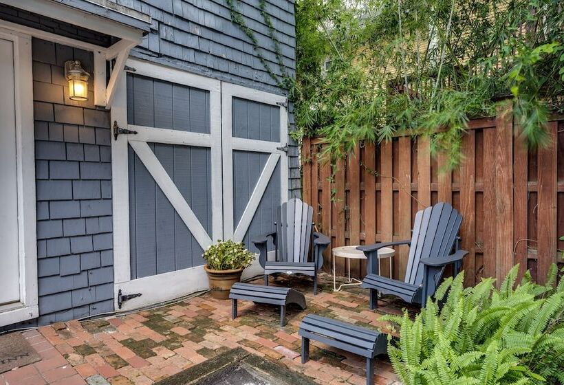 تختخواب و صبحانه Riverdale Inn