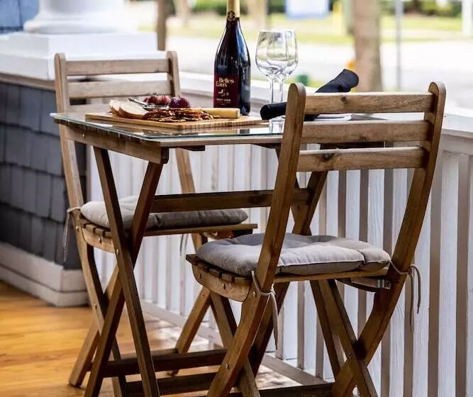 Bed and Breakfast Riverdale Inn