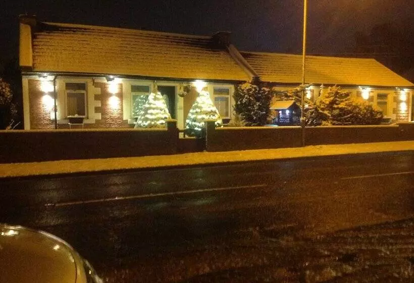 ベッドアンドブレックファースト Shawlee Cottage