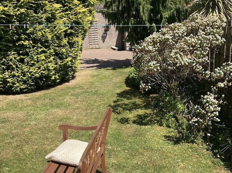 مبيت وإفطار Shawlee Cottage