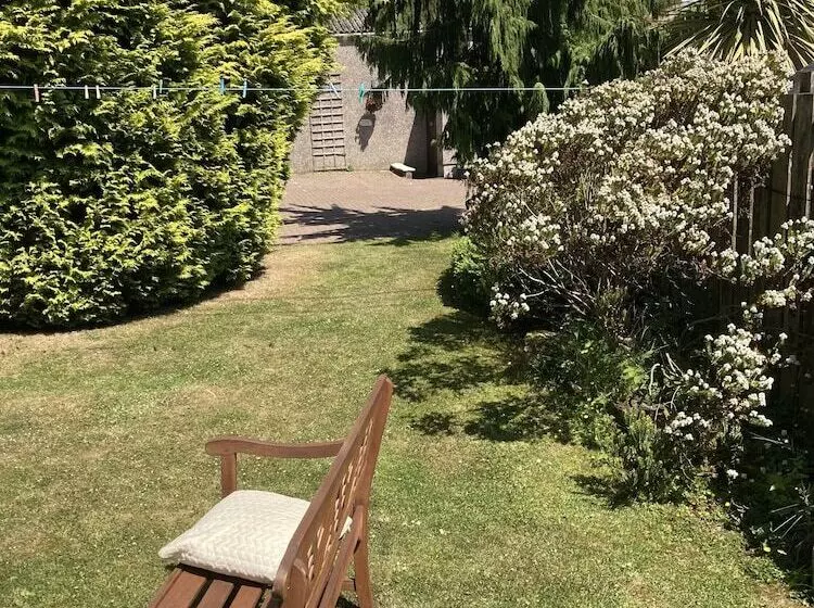 ベッドアンドブレックファースト Shawlee Cottage