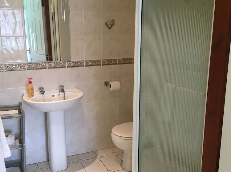 مبيت وإفطار Shawlee Cottage