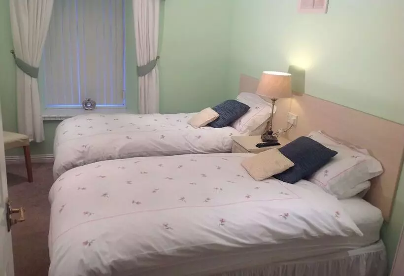 ベッドアンドブレックファースト Shawlee Cottage