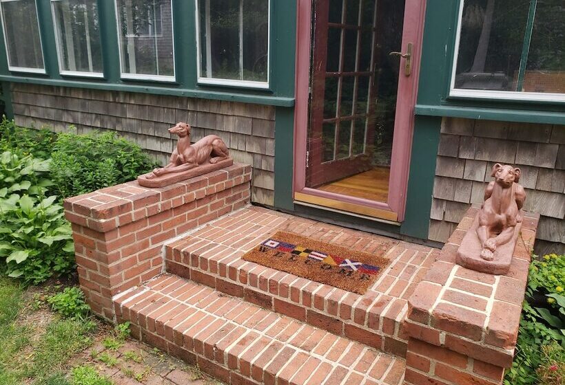 住宿加早餐  Snug Cottage