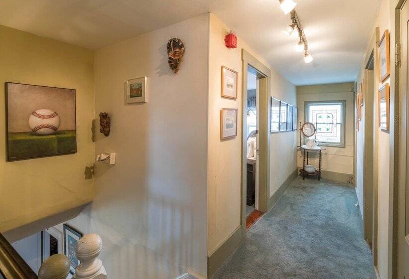 住宿加早餐  Snug Cottage