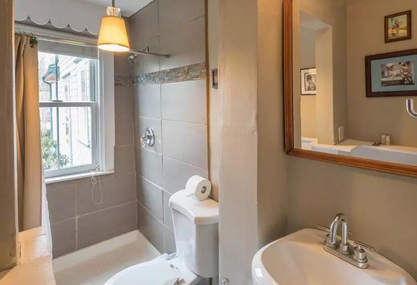 تختخواب و صبحانه Snug Cottage