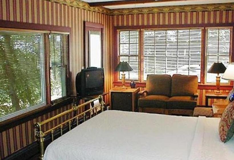 住宿加早餐  Snug Cottage