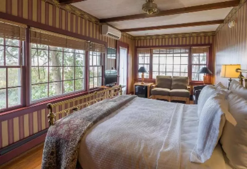 تختخواب و صبحانه Snug Cottage