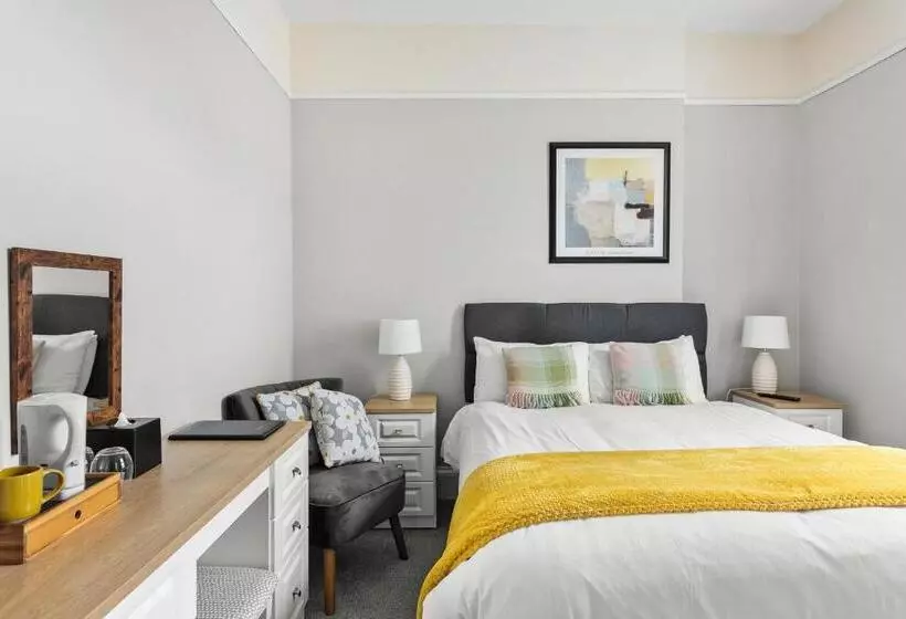 Bed and Breakfast South View