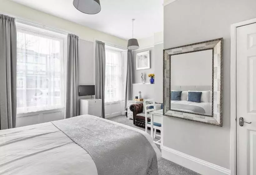 Bed and Breakfast South View