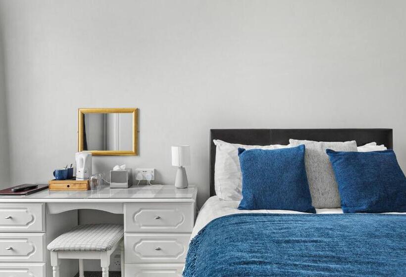 Bed and Breakfast South View