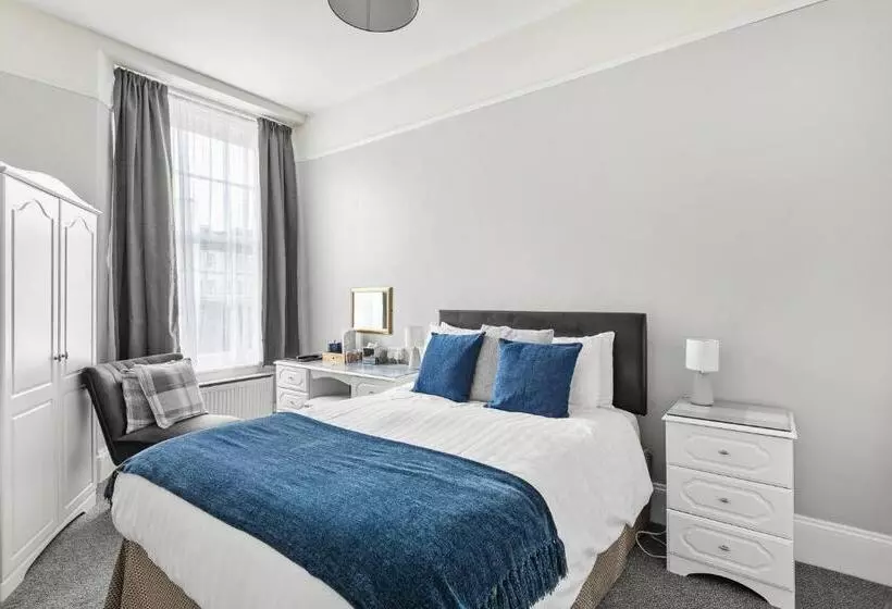 Bed and Breakfast South View