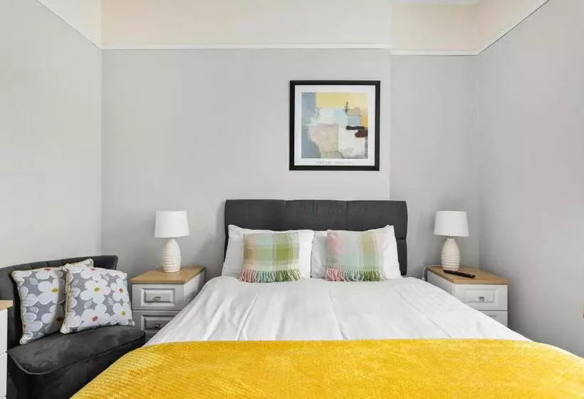 Bed and Breakfast South View