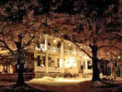 ベッドアンドブレックファースト The Buckhorn Inn