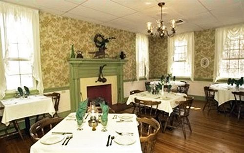 ベッドアンドブレックファースト The Buckhorn Inn