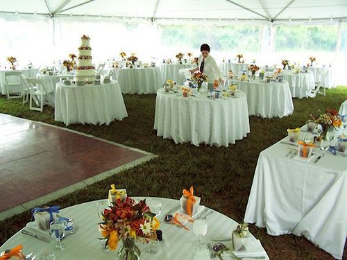 مبيت وإفطار The Inn At Bingham School