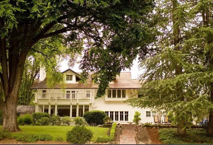 ベッドアンドブレックファースト The Willows