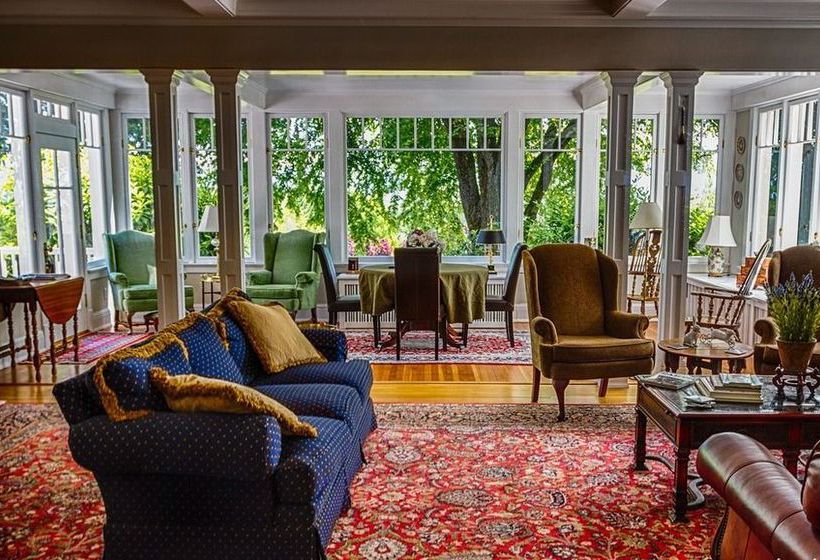 住宿加早餐  The Willows