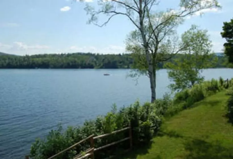 ベッドアンドブレックファースト Willoughvale Inn