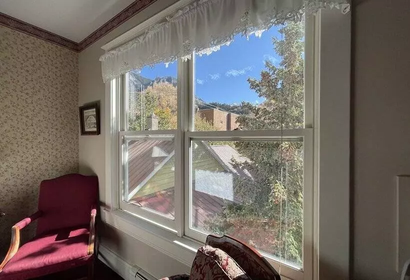 Bed and Breakfast China Clipper Inn