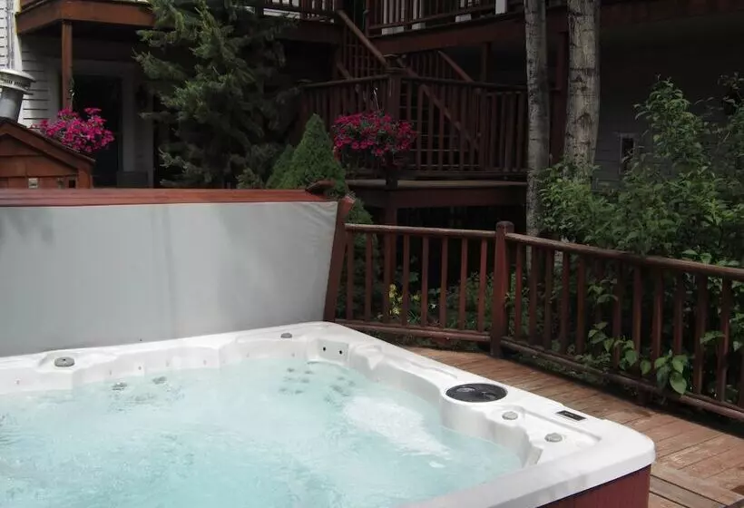 Bed and Breakfast China Clipper Inn