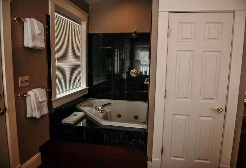 Bed and Breakfast China Clipper Inn