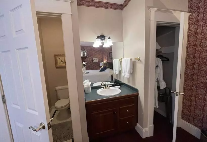 Bed and Breakfast China Clipper Inn