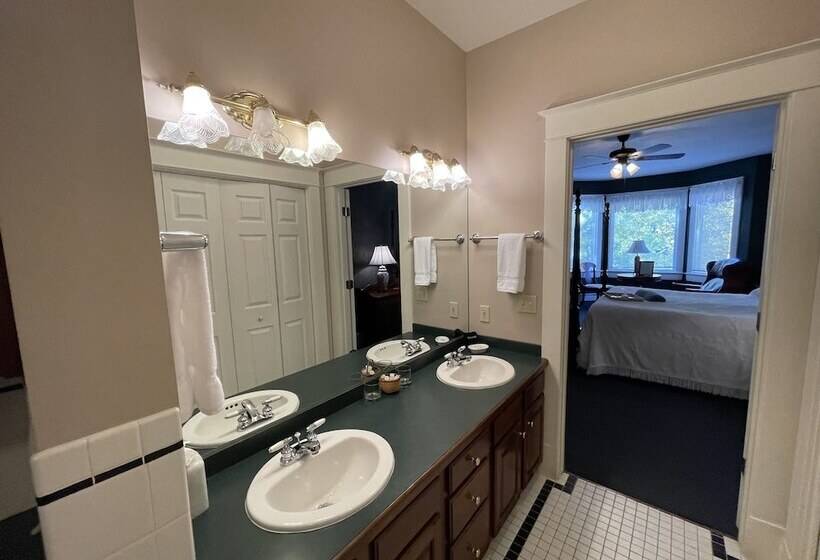 צימר China Clipper Inn