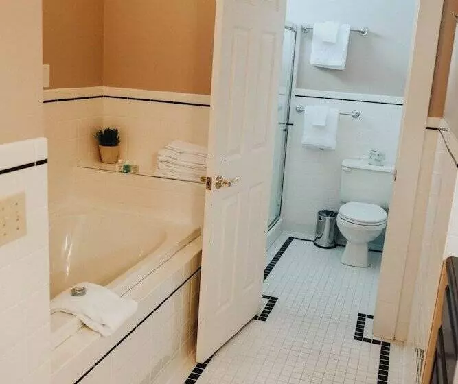 Bed and Breakfast China Clipper Inn