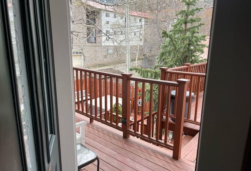 צימר China Clipper Inn