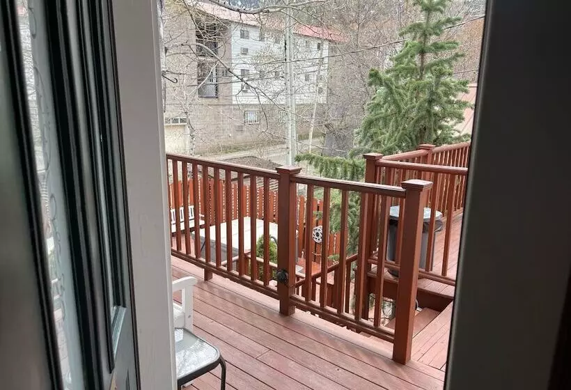 Bed and Breakfast China Clipper Inn