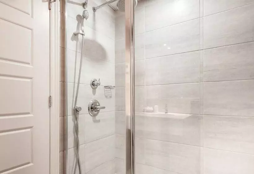 酒店 Hôtel Marineau Shawinigan