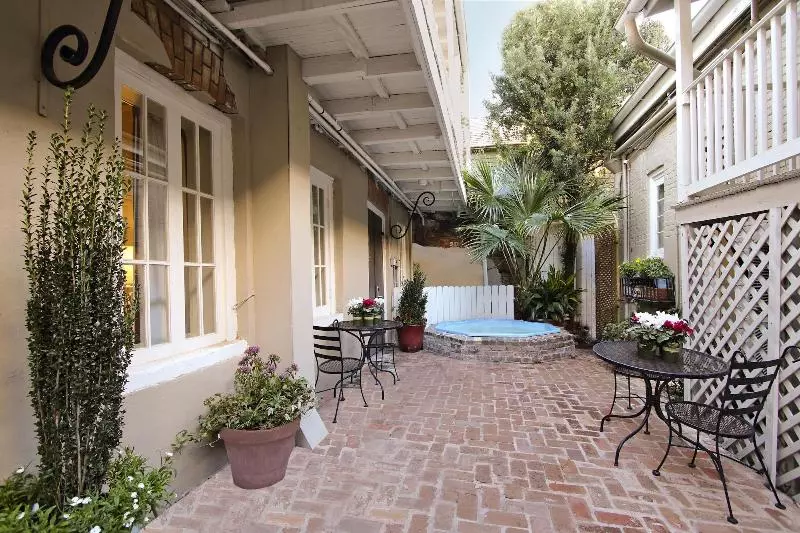 호텔 Inn On Ursulines, A French Quarter Guest Houses Property