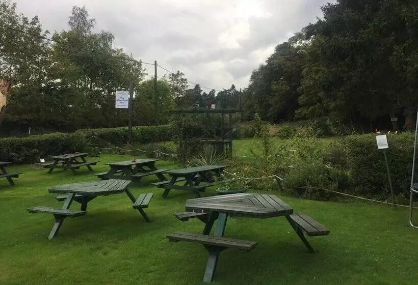 Hotel The Winchfield Inn