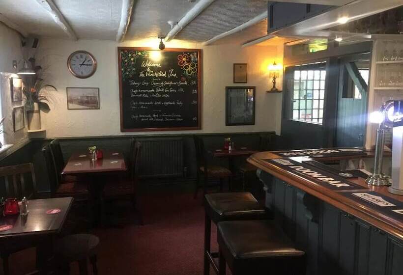 Hotel The Winchfield Inn