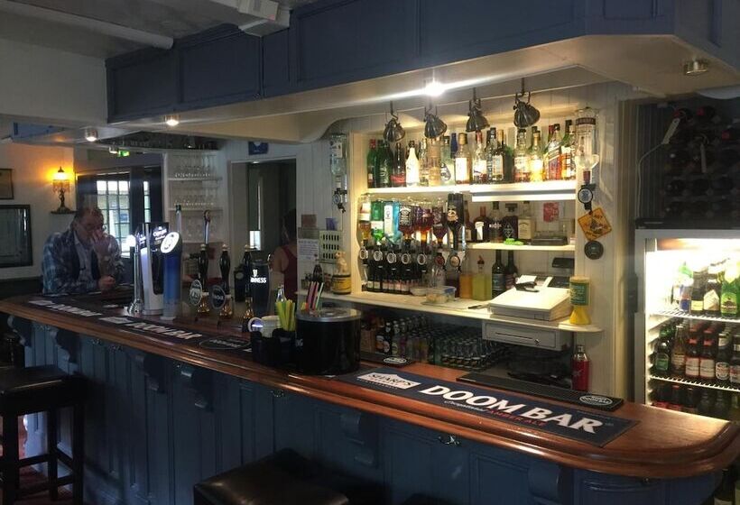 Hotel The Winchfield Inn