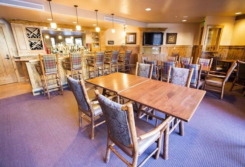 Отель Westwall Lodge