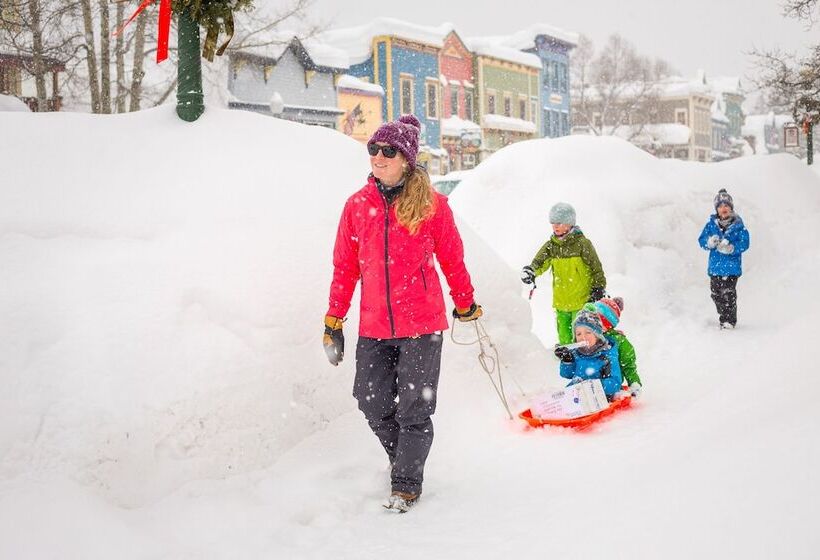 Отель Westwall Lodge