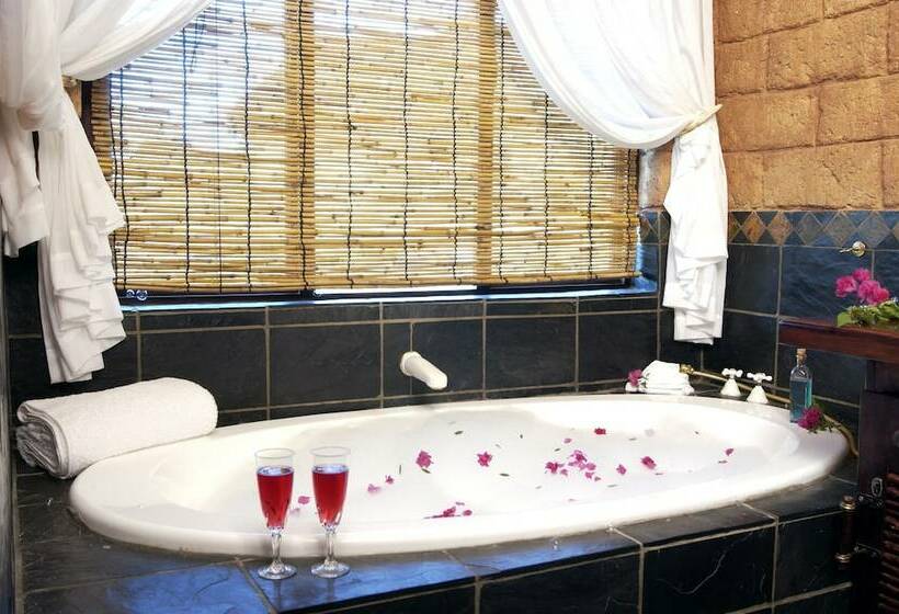 Hotel Zwahili Game Lodge & Spa