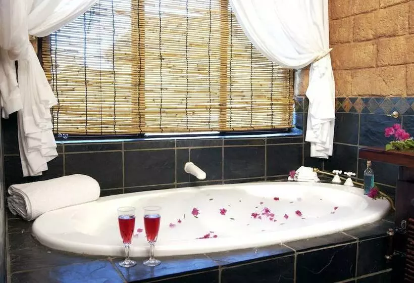 Hotel Zwahili Game Lodge & Spa