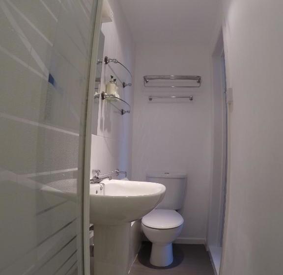 פנסיון Heatherleigh B&b And Flat