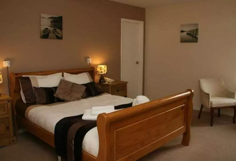 ペンション The Royal Lodge