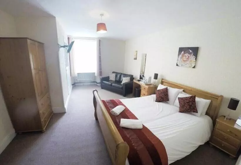 ペンション The Royal Lodge