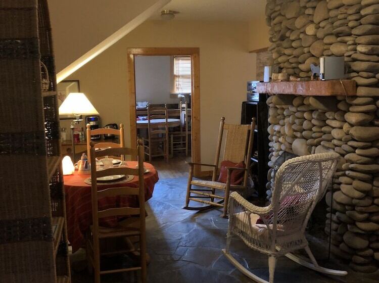 Smokies Bed And Breakfast