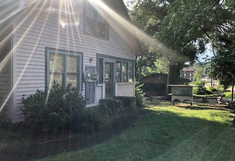 Smokies Bed And Breakfast