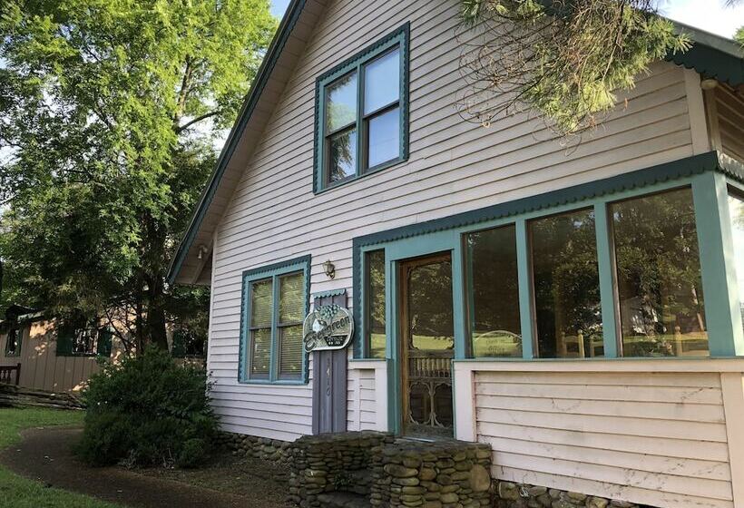 Smokies Bed And Breakfast