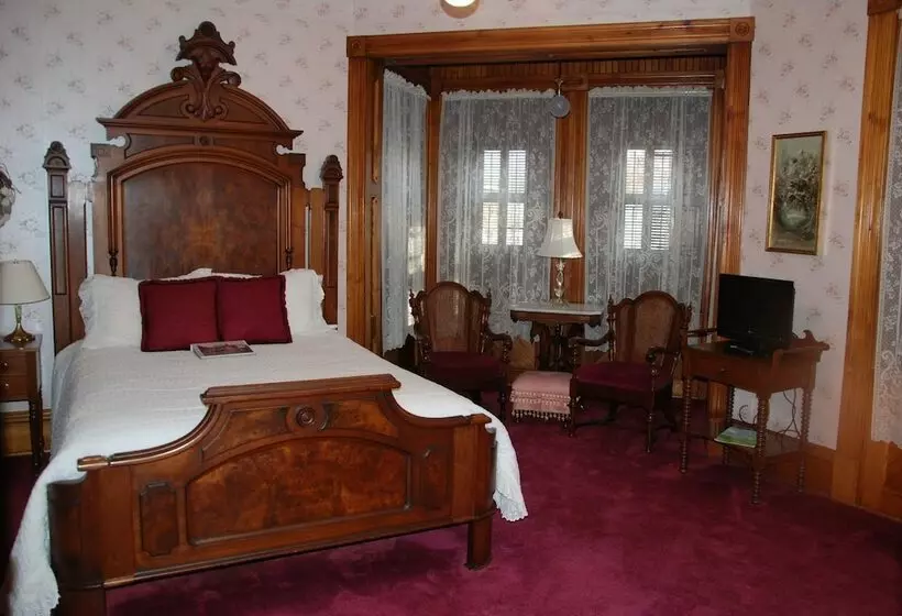 Squiers Manor B&b