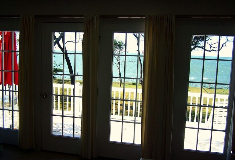 The Baywood Bed & Breakfast