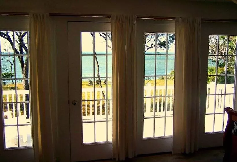 The Baywood Bed & Breakfast