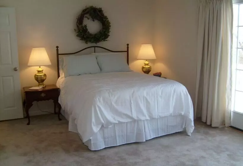 The Baywood Bed & Breakfast